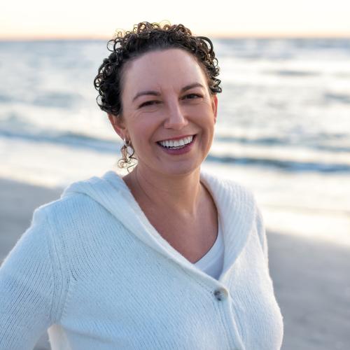 Laura Feinstein headshot